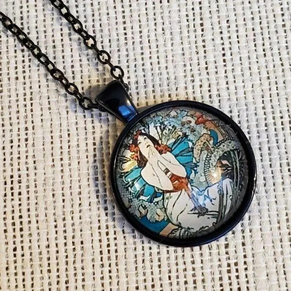 Art Nouveau Alfonse Mucho Woman Painting Necklace - Picture 2 of 3
